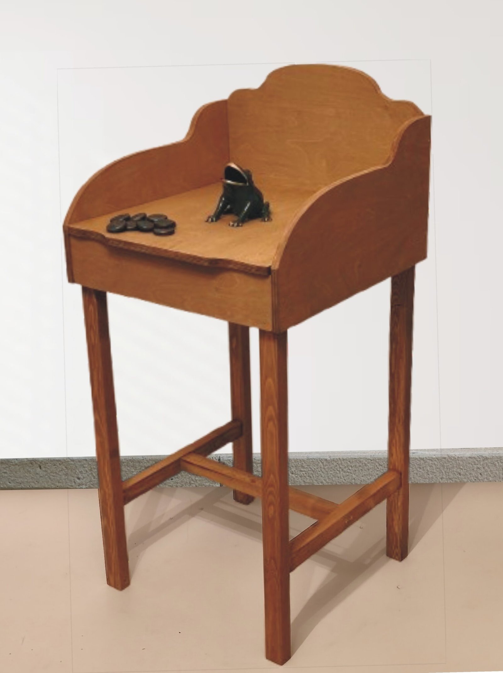 juego de la rana clásico una mesa una rana y 10 fichas mesa tratada con Lasur