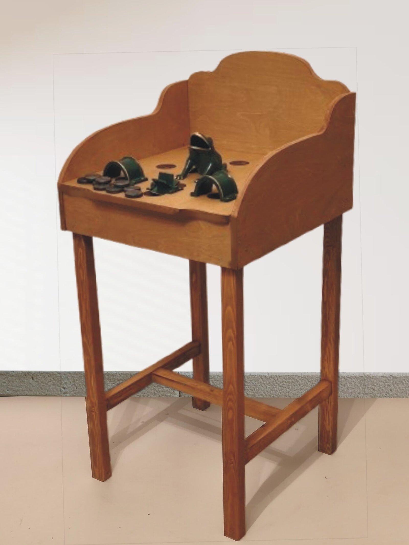 juego de la rana completo. una rana dos puentes un molinete y 10 fichas y mesa con tratamiento para exterior