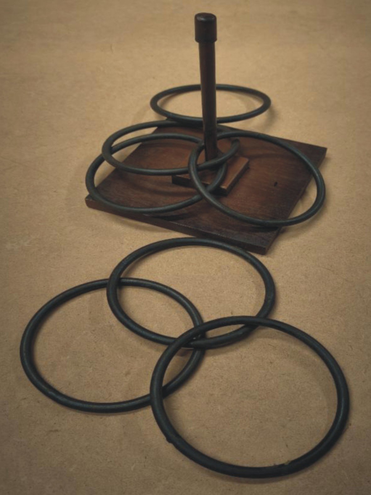 juego de la rana clásica modelo Alfa con una mesa tratada para exterior una rana y 10 fichas