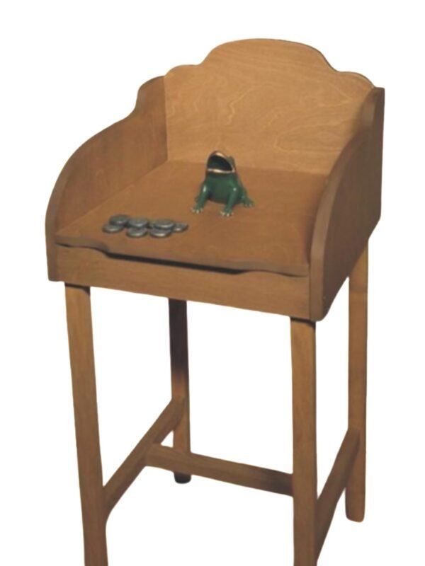 juego de la rana clásico con una mesa tratada una rana y 10 fichas