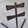 Soporte llave para mantenerla en pie si no se puede clavar en tierra